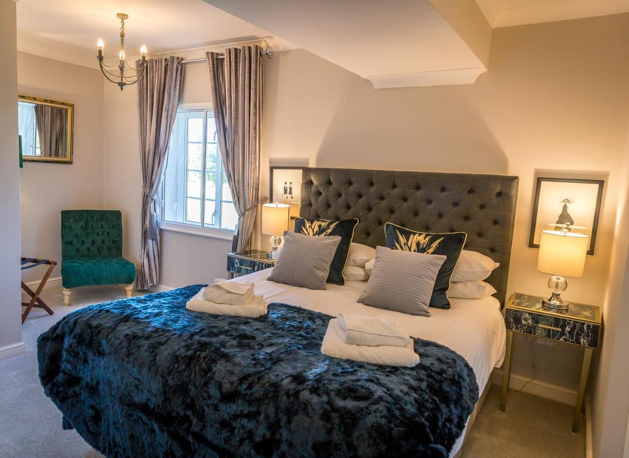 Cricket Field House 4*